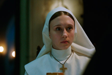 Кадр из фильма Проклятие монахини