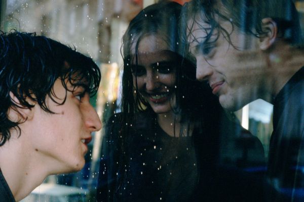 Кадр из фильма Мечтатели