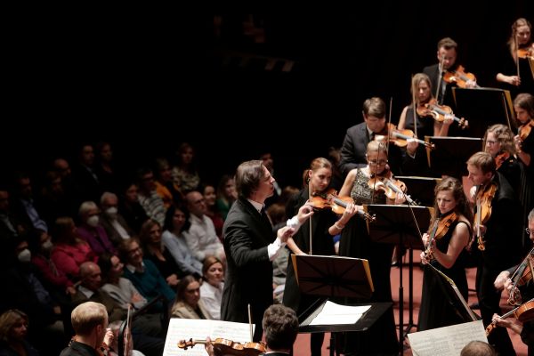 Кадр из фильма Курентзис: Utopia