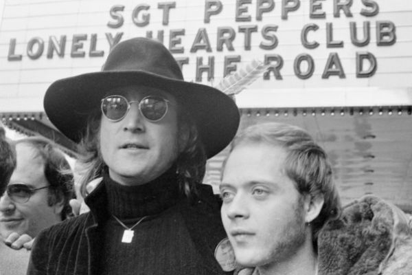 Кадр из фильма Неизвестный Джон Леннон (с субтитрами) 