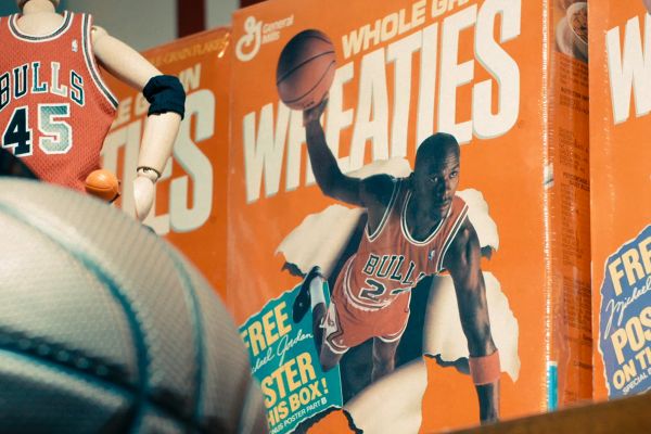 Кадр из фильма Майкл и его «джорданы» (с субтитрами) 