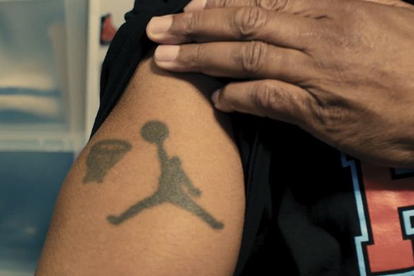 Кадр из фильма Майкл и его «джорданы» (с субтитрами) 