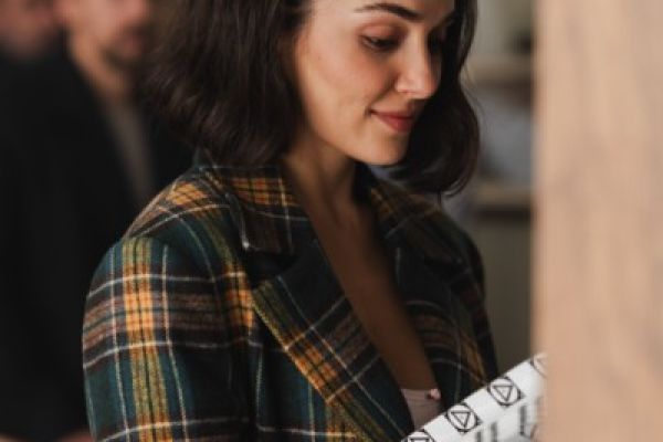 Кадр из фильма Два мира, одно желание 