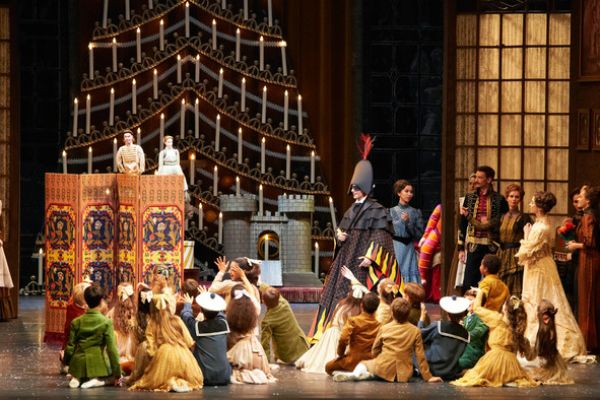 Кадр из фильма Нуреев: Щелкунчик 