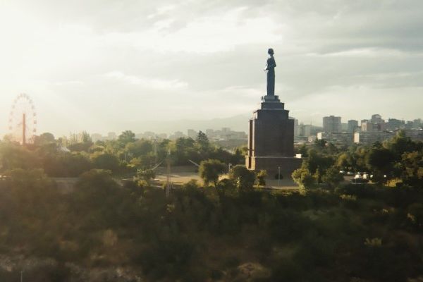 Кадр из фильма Золотой дубль