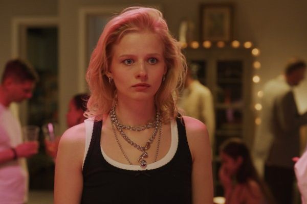 Кадр из фильма Счастлив, когда ты нет