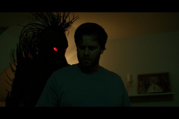 Кадр из фильма Астрал. Амулет зла 