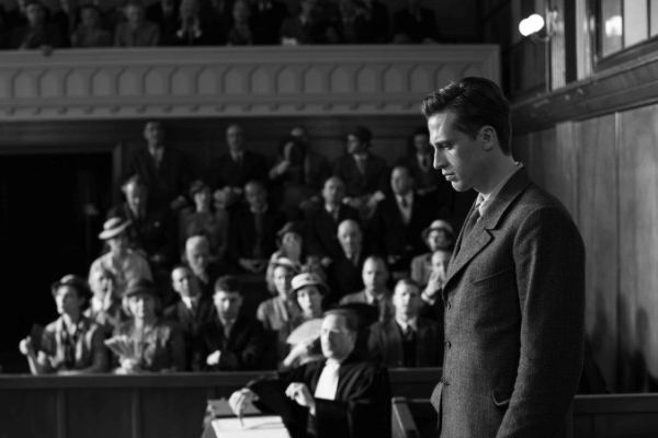 Кадр из фильма Посторонний 