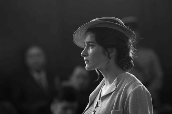 Кадр из фильма Посторонний 