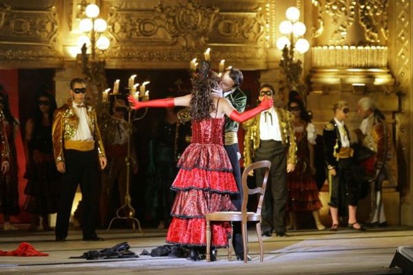 Кадр из фильма Оперный фестиваль в Санкт-Маргаретен: Травиата 