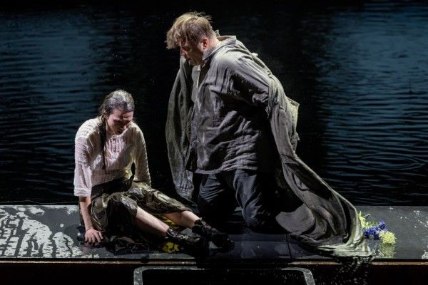 Кадр из фильма Лес