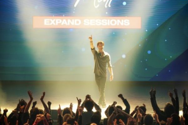 Кадр из фильма Гуру 