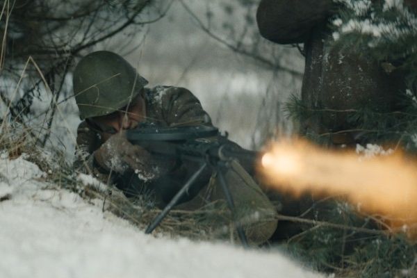 Кадр из фильма Семь верст до рассвета