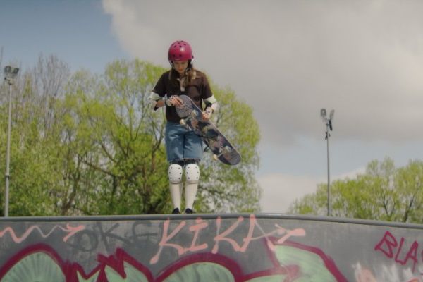 Кадр из фильма Своя в доску