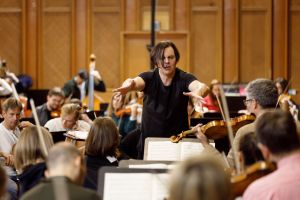 Кадр из фильма Курентзис: Utopia