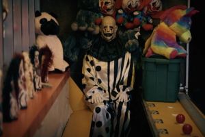 Кадр из фильма Дом ада. Спуск к дьяволу 