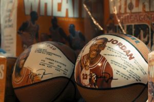 Кадр из фильма Майкл и его «джорданы» (с субтитрами) 