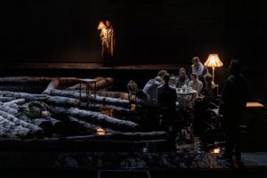 Кадр из фильма Лес