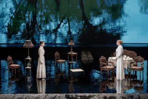 Кадр из фильма Лес